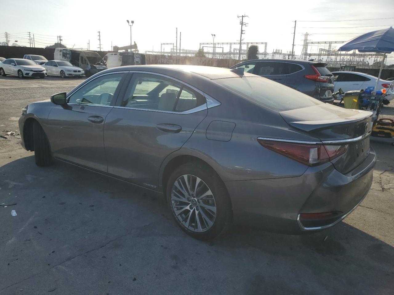 VIN 58ADA1C13MU002563 2021 LEXUS ES300 no.2