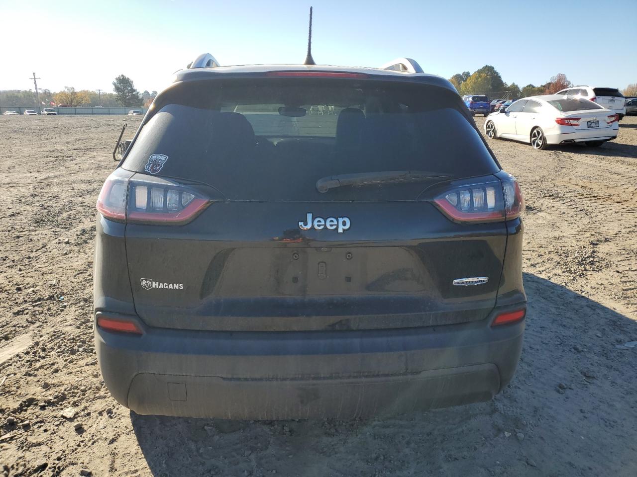 2019 Jeep Cherokee Latitude Plus VIN: 1C4PJLLB1KD275317 Lot: 82376284