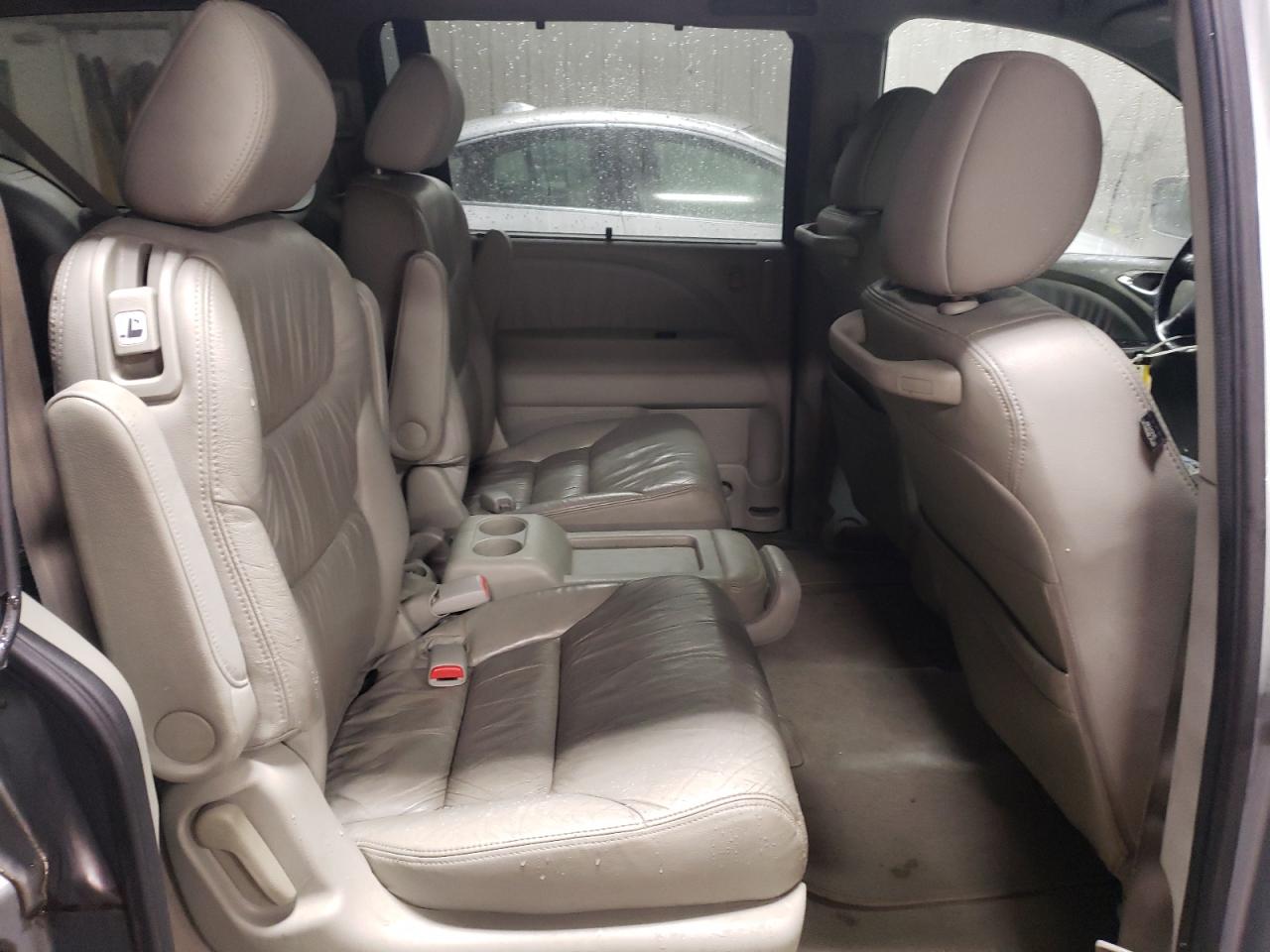 2010 Honda Odyssey - Image 11
