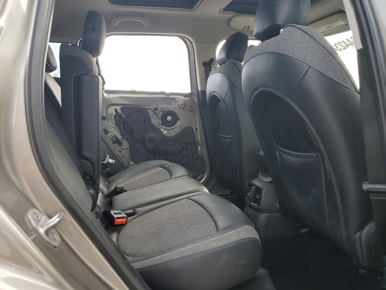 2017 MINI Cooper - Image 10