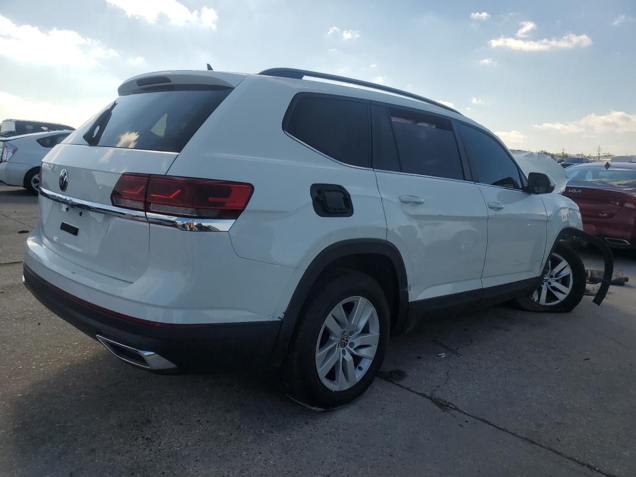 2021 Volkswagen Atlas - Image 3