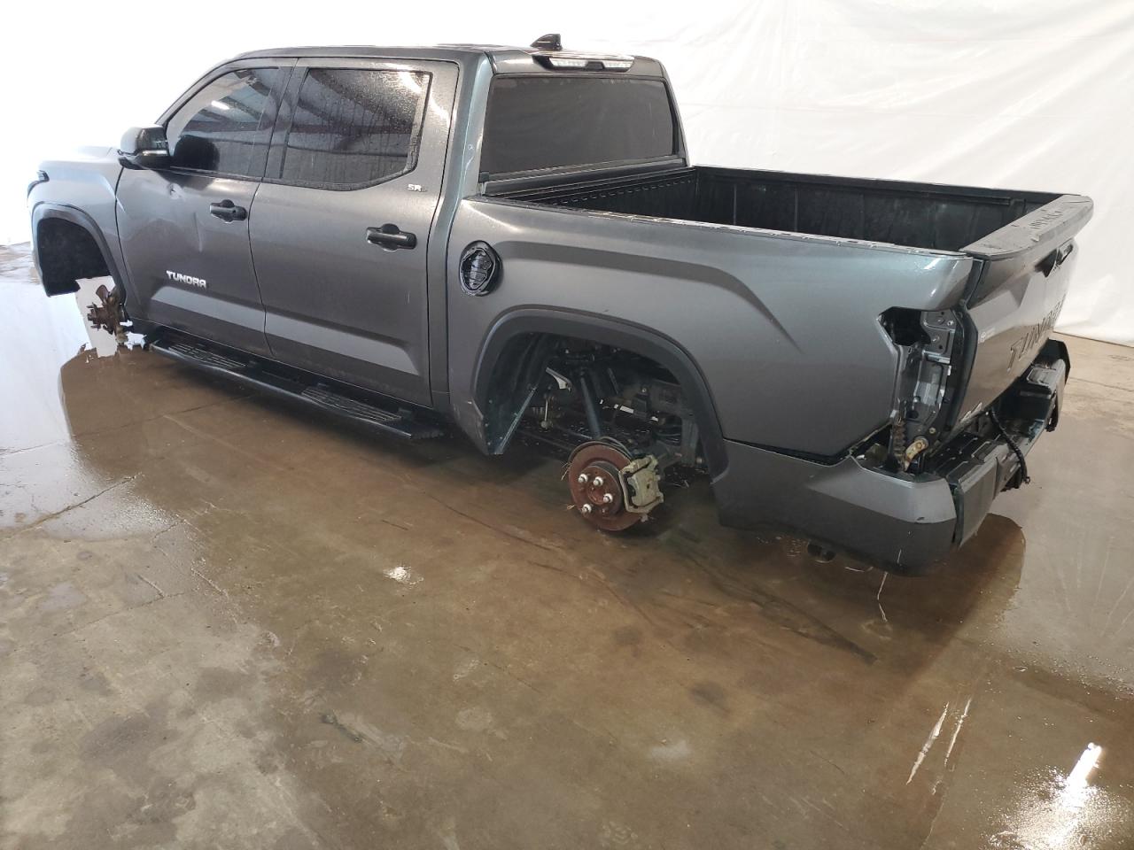 2022 Toyota Tundra - Image 2