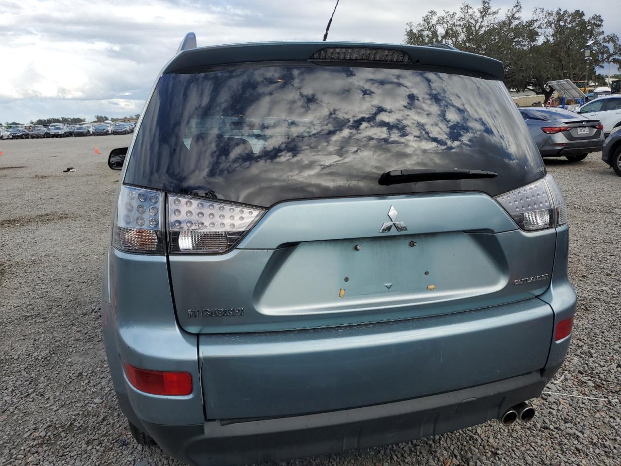 2007 Mitsubishi Outlander - Image 6