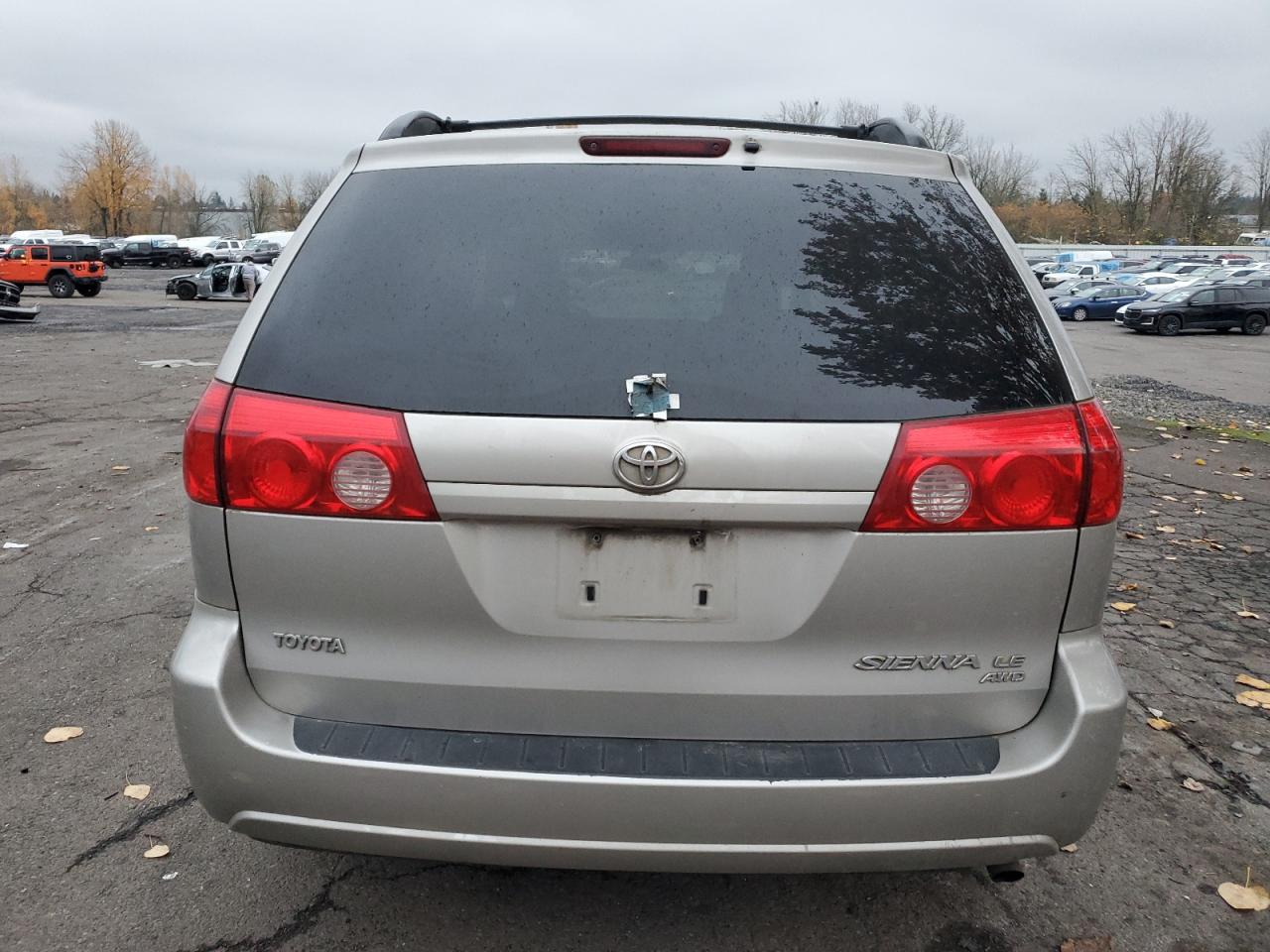 2007 Toyota Sienna - Image 6