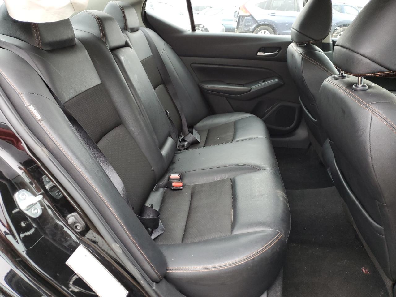 2021 Nissan Altima - Image 10
