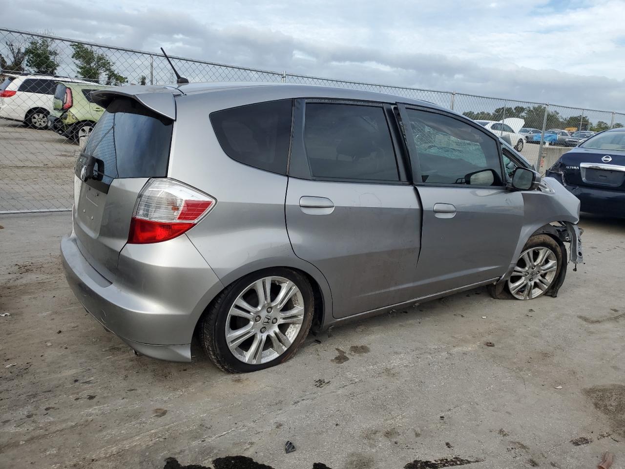 2010 Honda Fit - Image 3