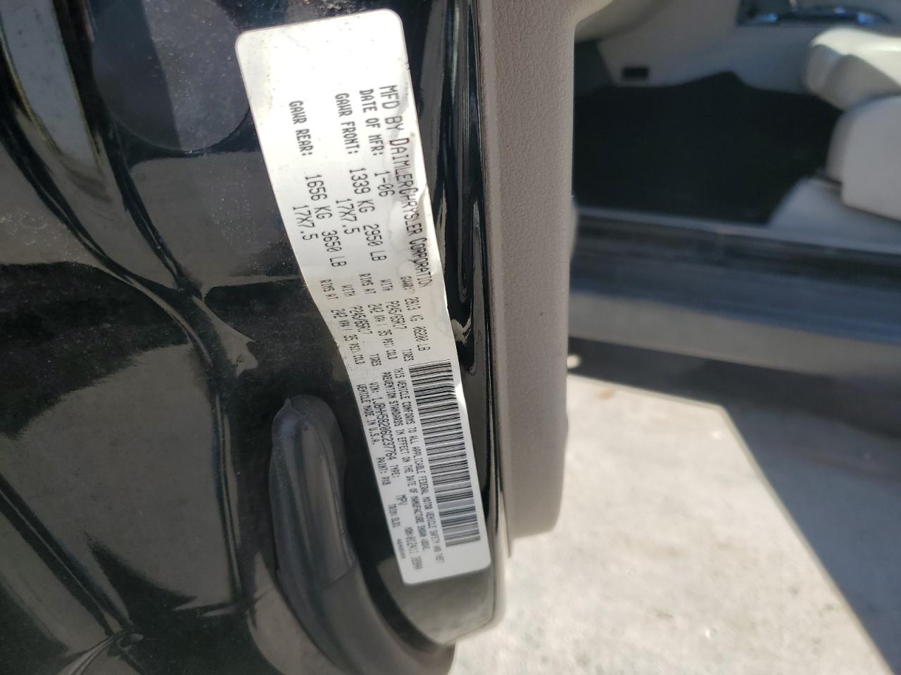 2006 Jeep Commander - Image 14