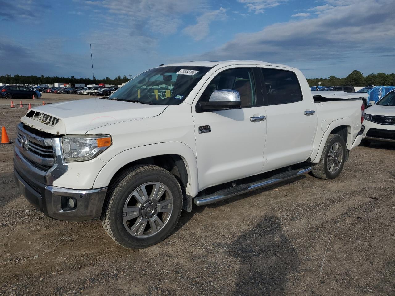 VIN 5TFAW5F17GX528054 2016 TOYOTA TUNDRA no.1