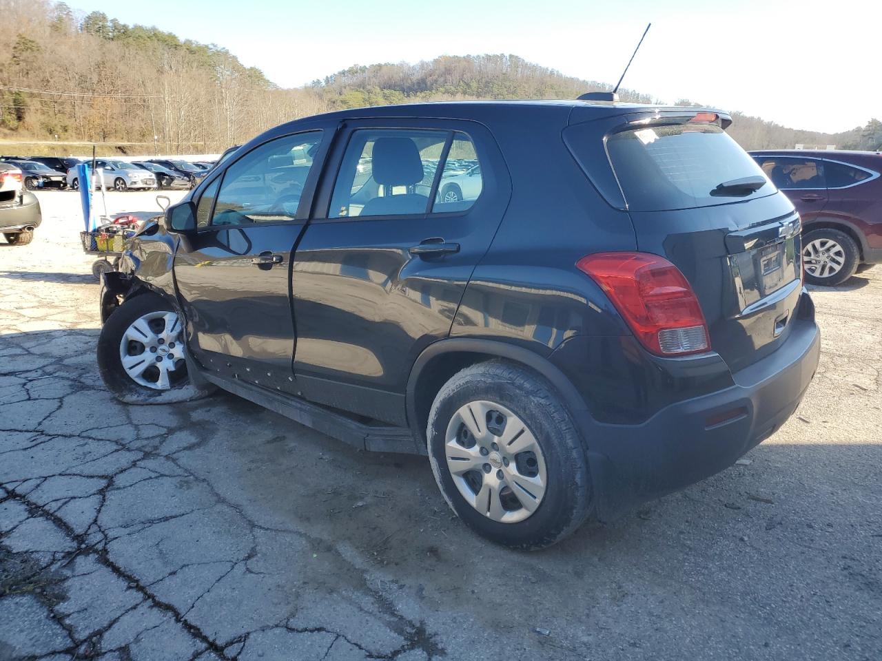 VIN 3GNCJKSB0FL243900 2015 CHEVROLET TRAX no.2