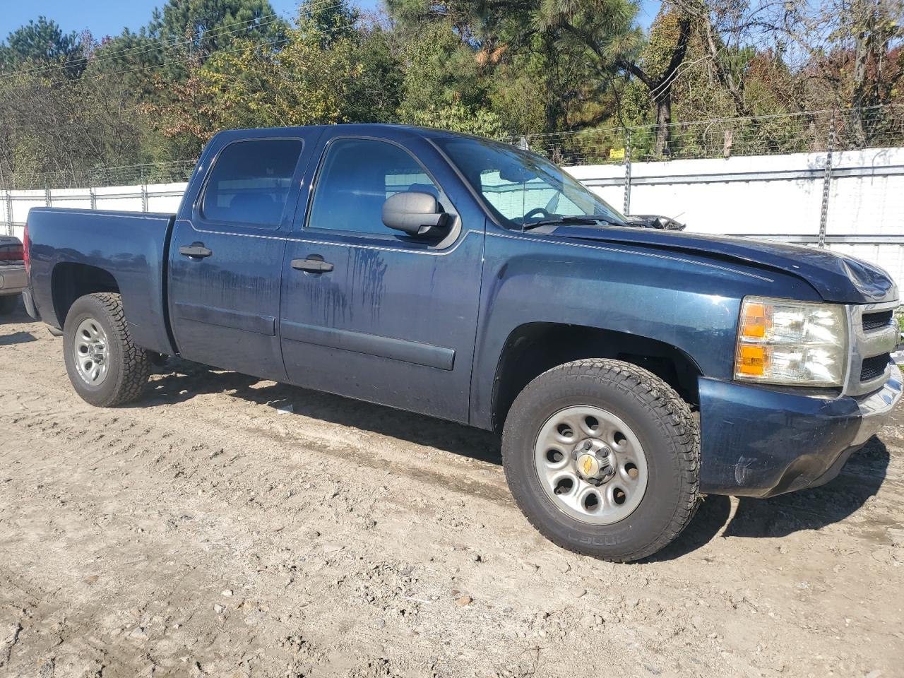 2008 Chevrolet Silverado - Image 4