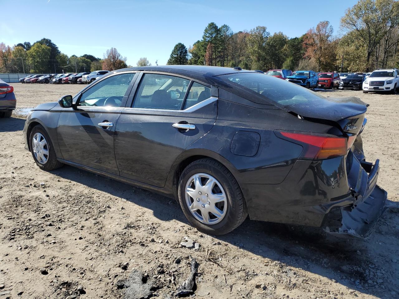 2019 Nissan Altima - Image 2