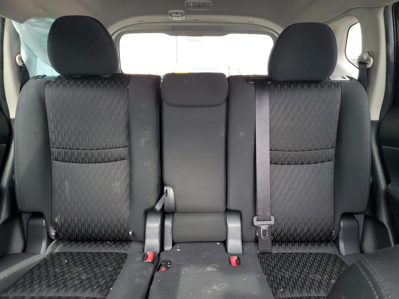 2018 Nissan Rogue - Image 10