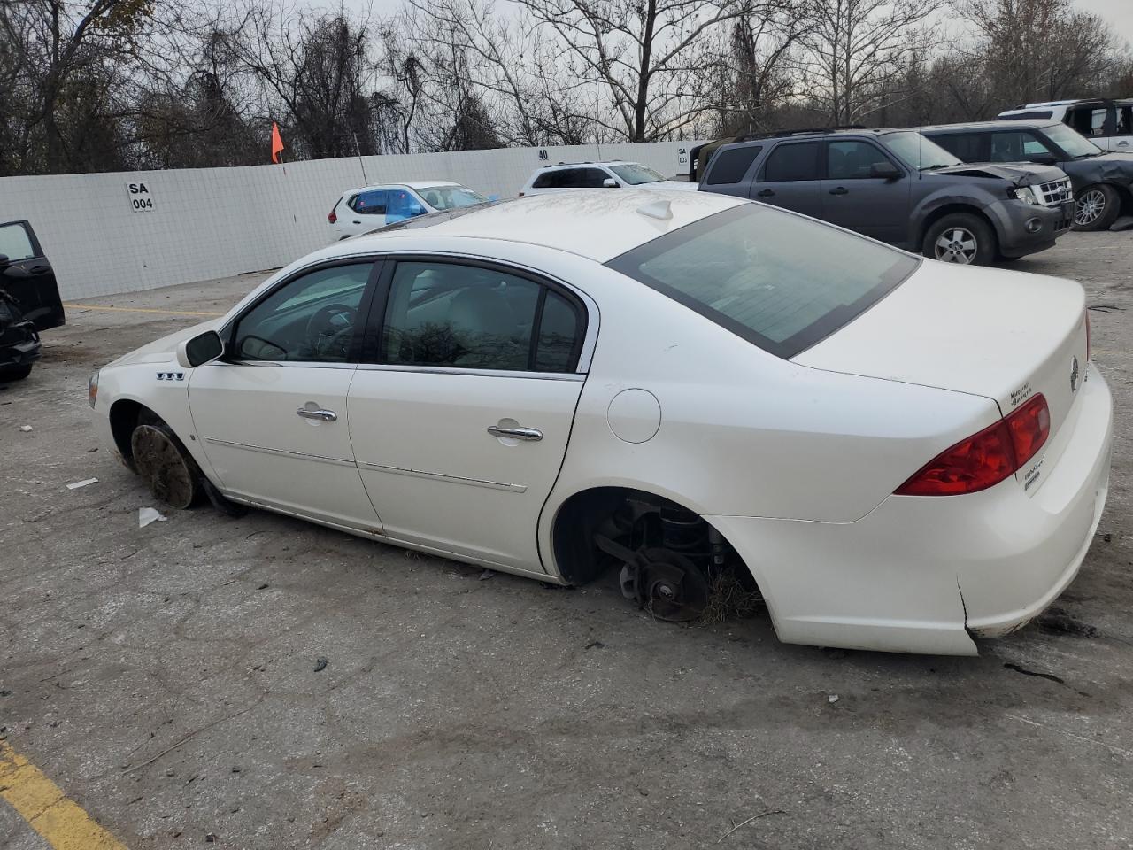 2009 Buick Lucerne - Image 2