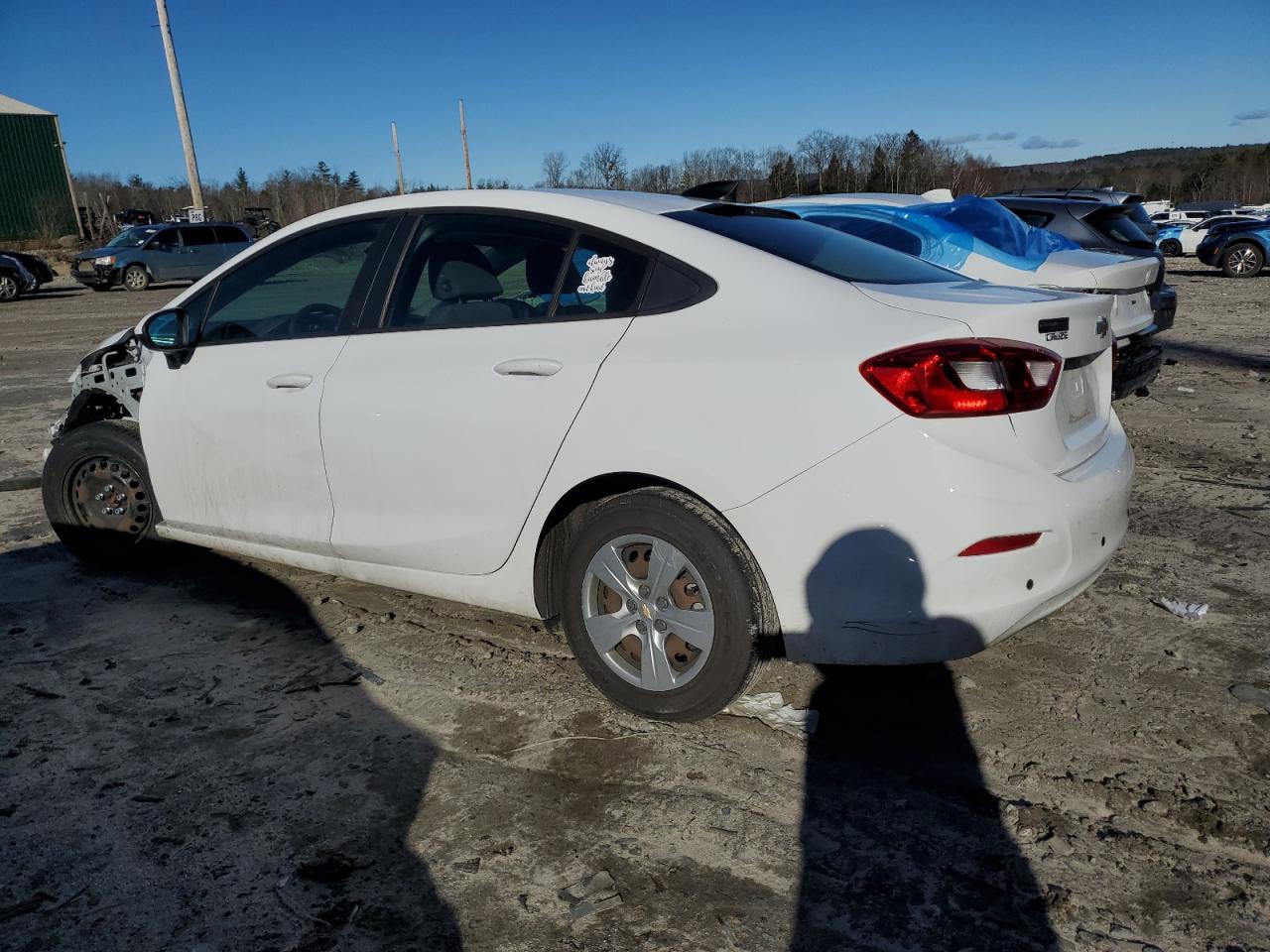 2018 Chevrolet Cruze - Image 2