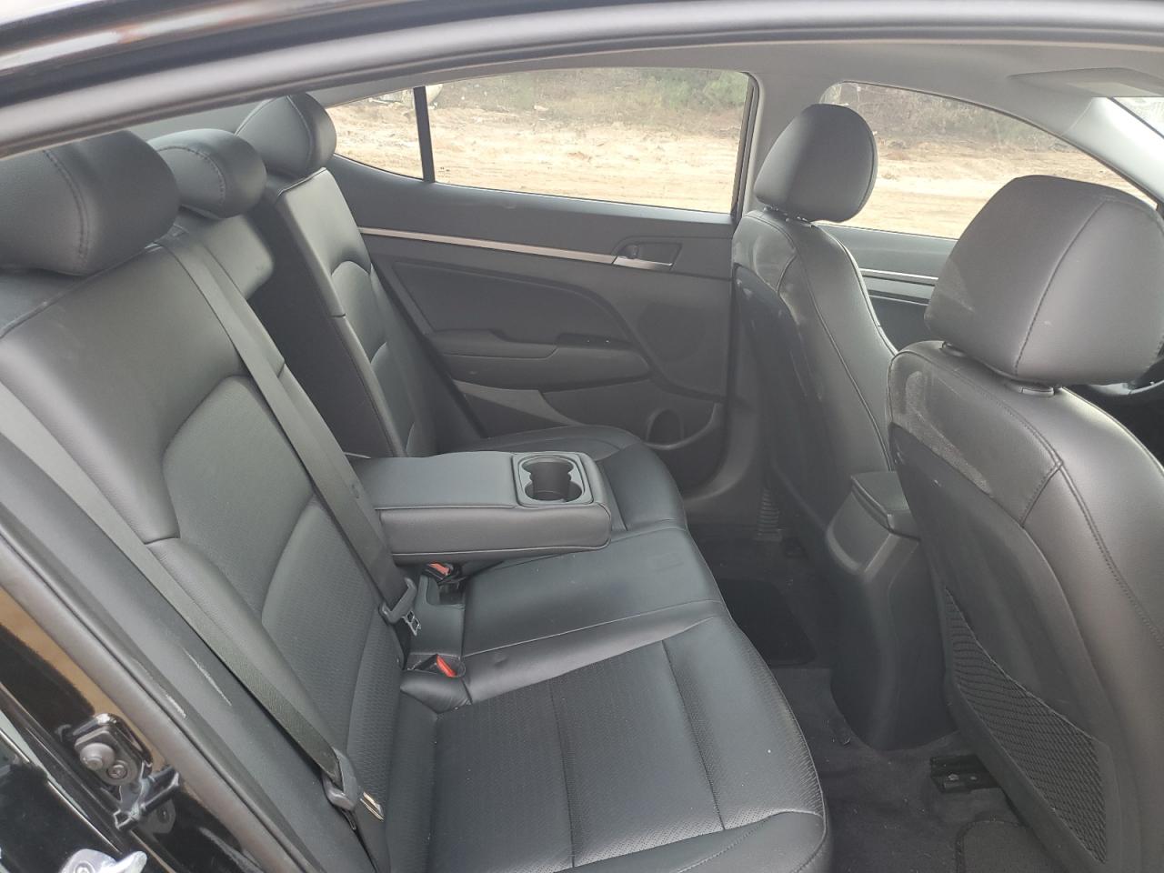 2017 Hyundai Elantra - Image 10