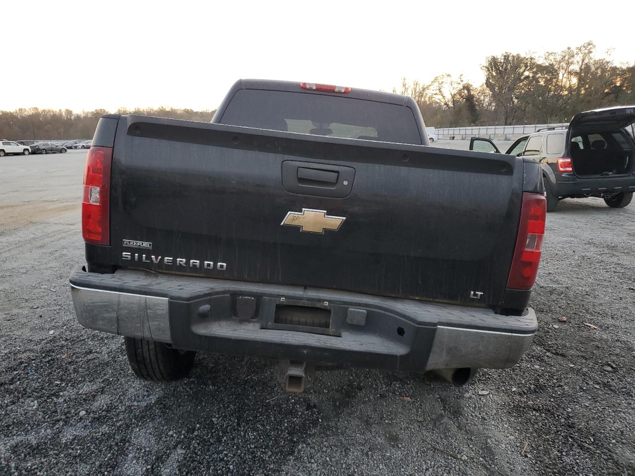 2007 Chevrolet Silverado - Image 6