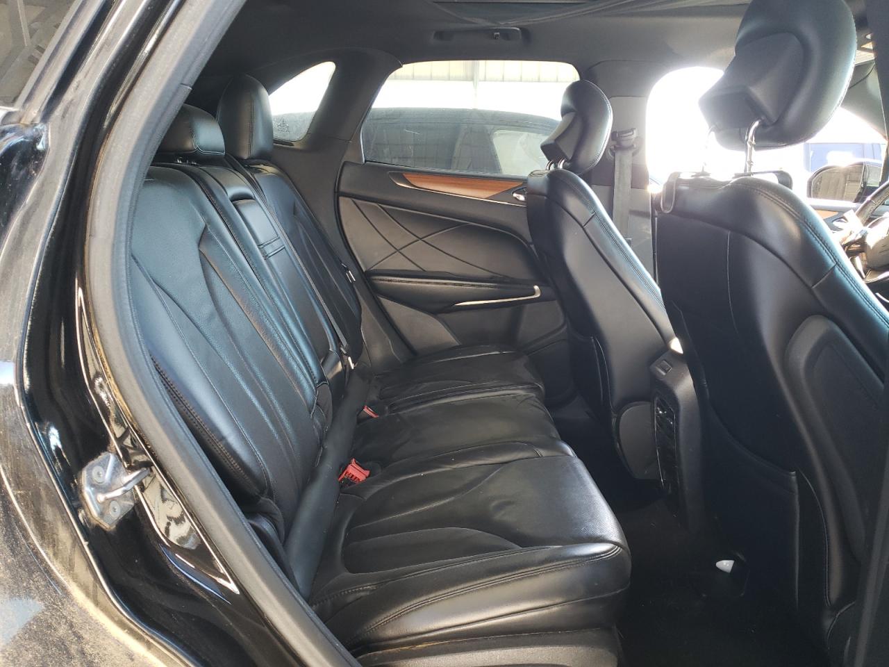 2015 Lincoln MKZ - Image 11