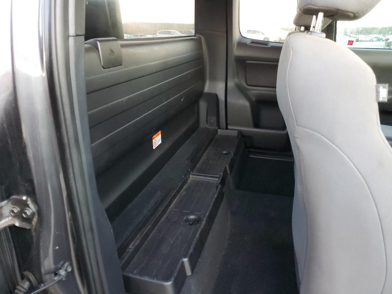 2019 Toyota Tacoma - Image 10
