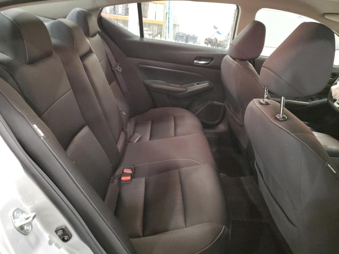 2019 Nissan Altima - Image 10