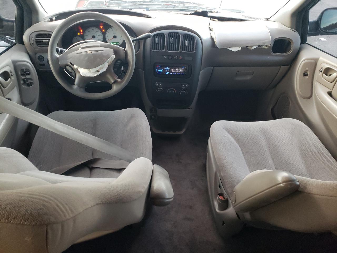 2003 Chrysler Voyager Lx VIN: 1C4GJ45313B175758 Lot: 82148734