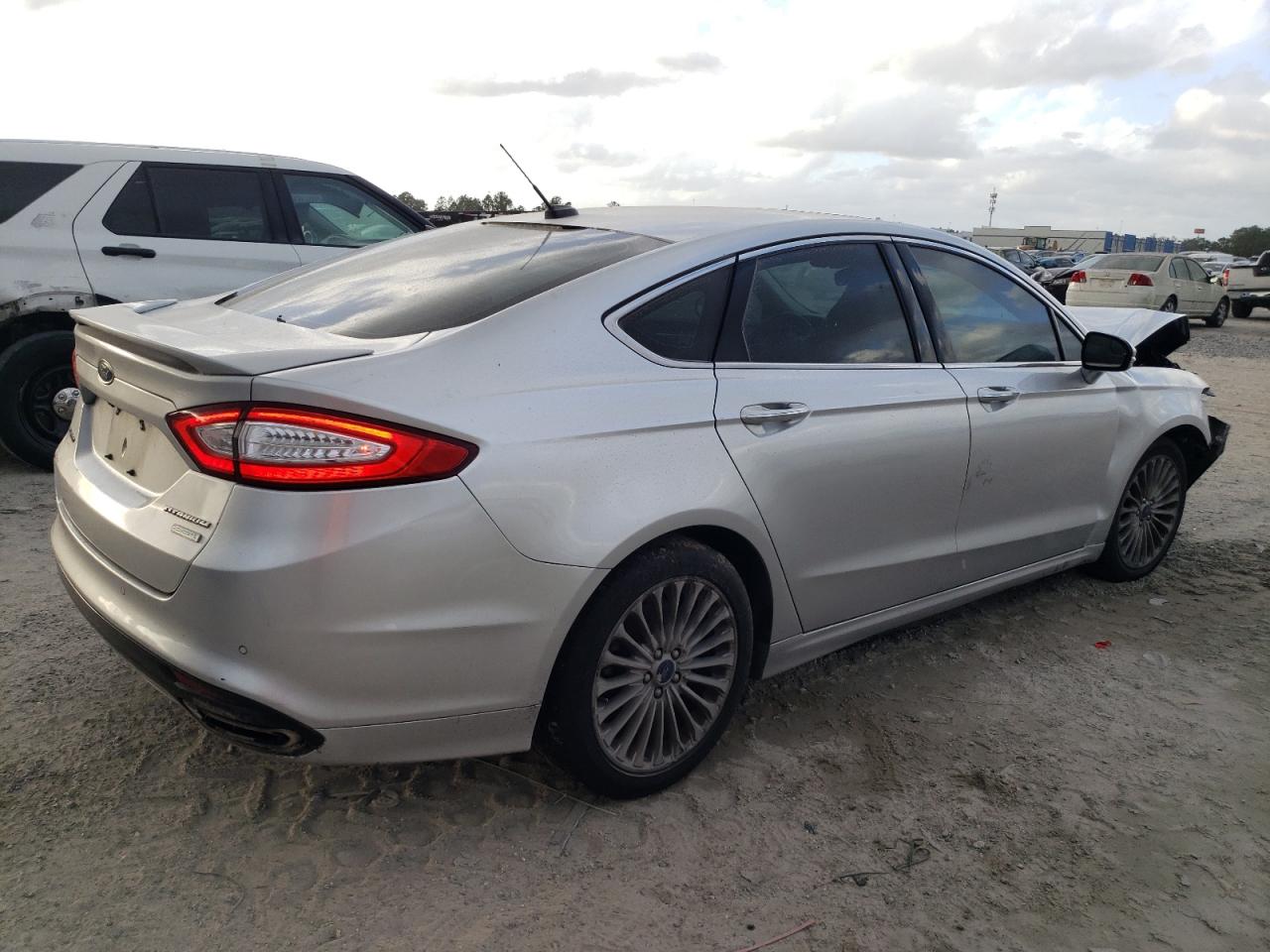 VIN 3FA6P0K93GR235722 2016 FORD FUSION no.3