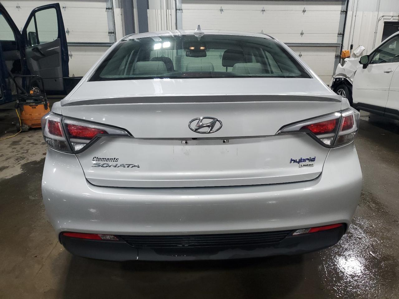 2016 Hyundai Sonata Hybrid VIN: KMHE34L10GA024758 Lot: 79115124