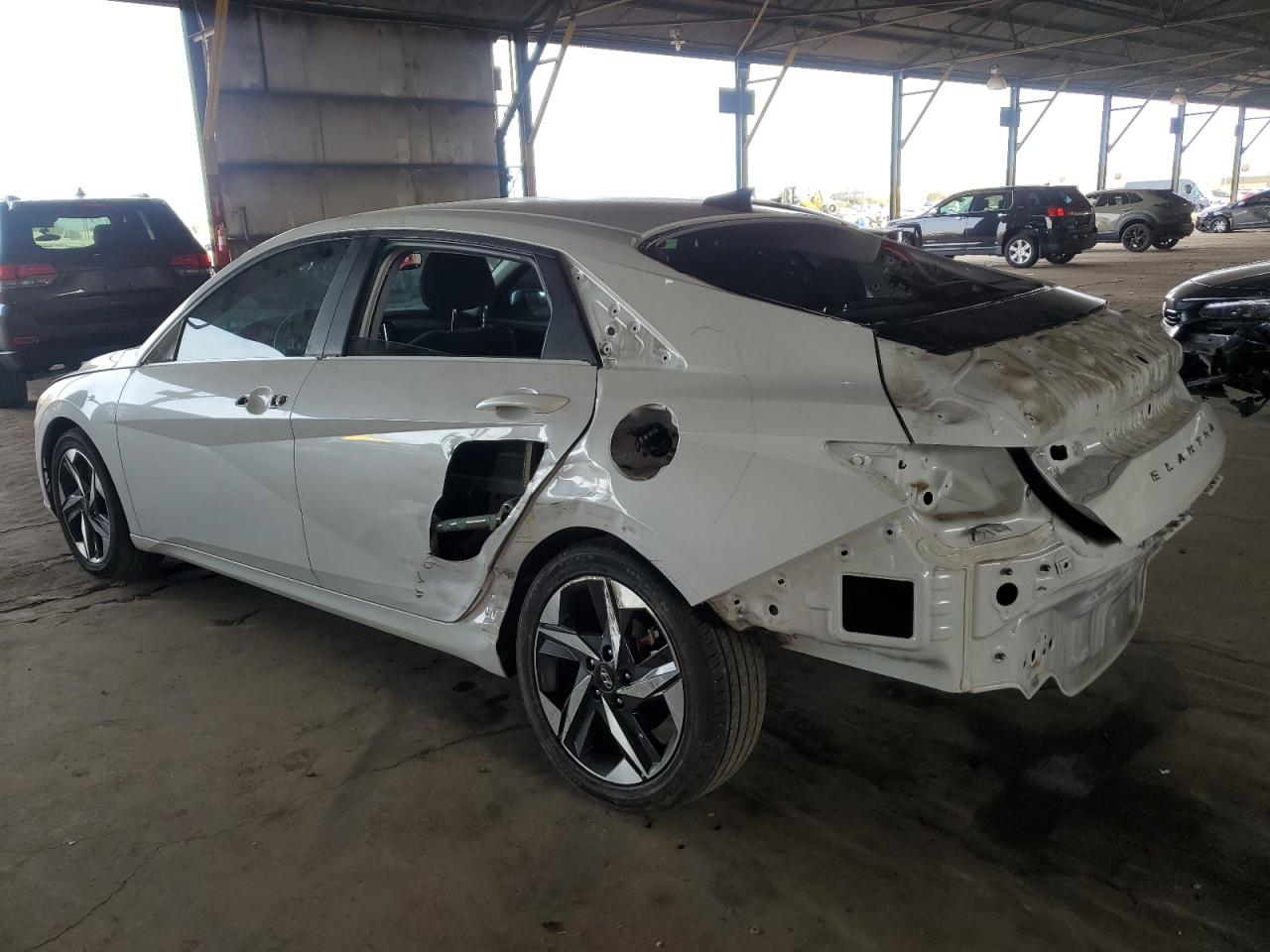 2022 Hyundai Elantra - Image 2