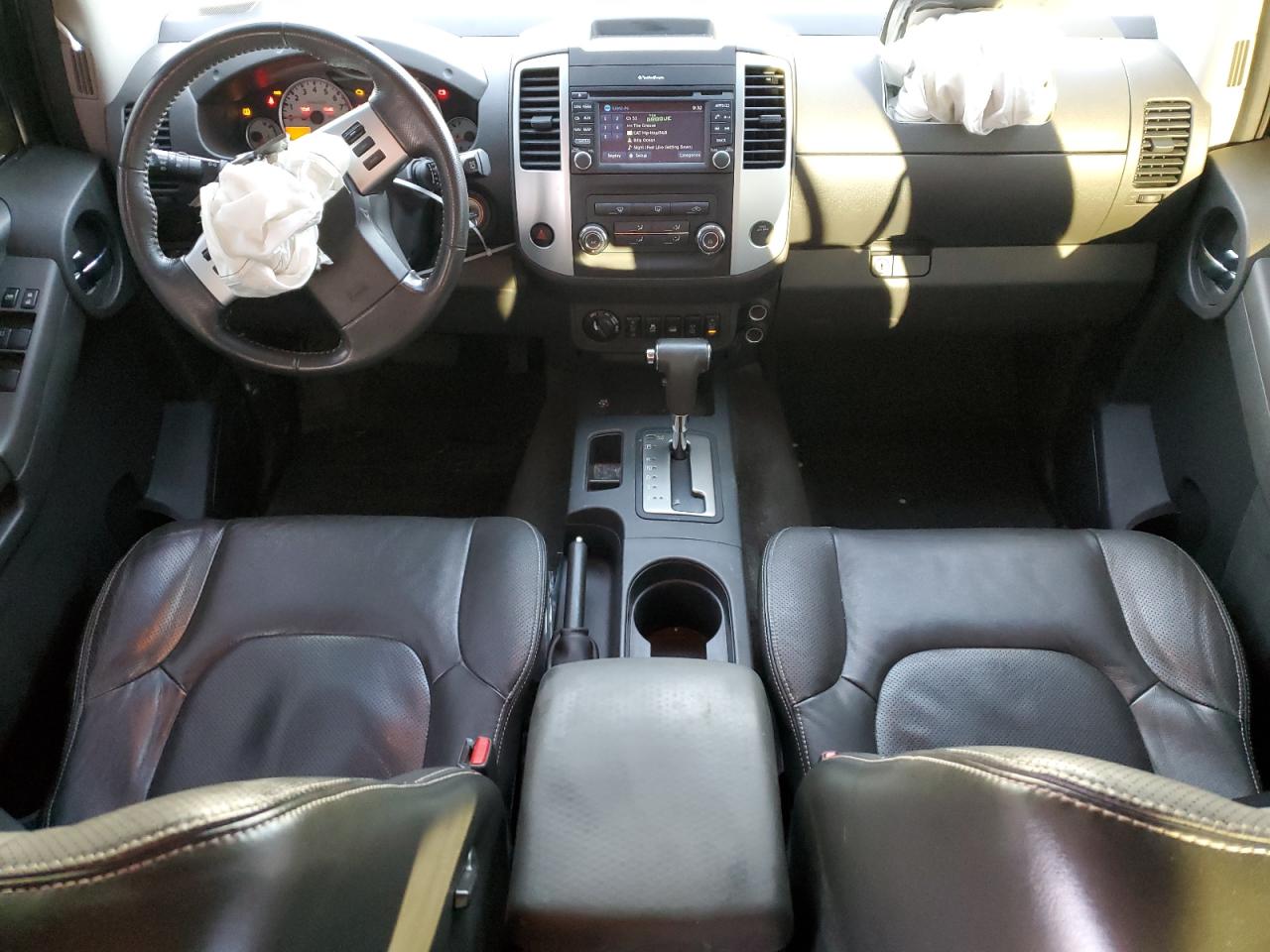 2015 Nissan XTerra - Image 8