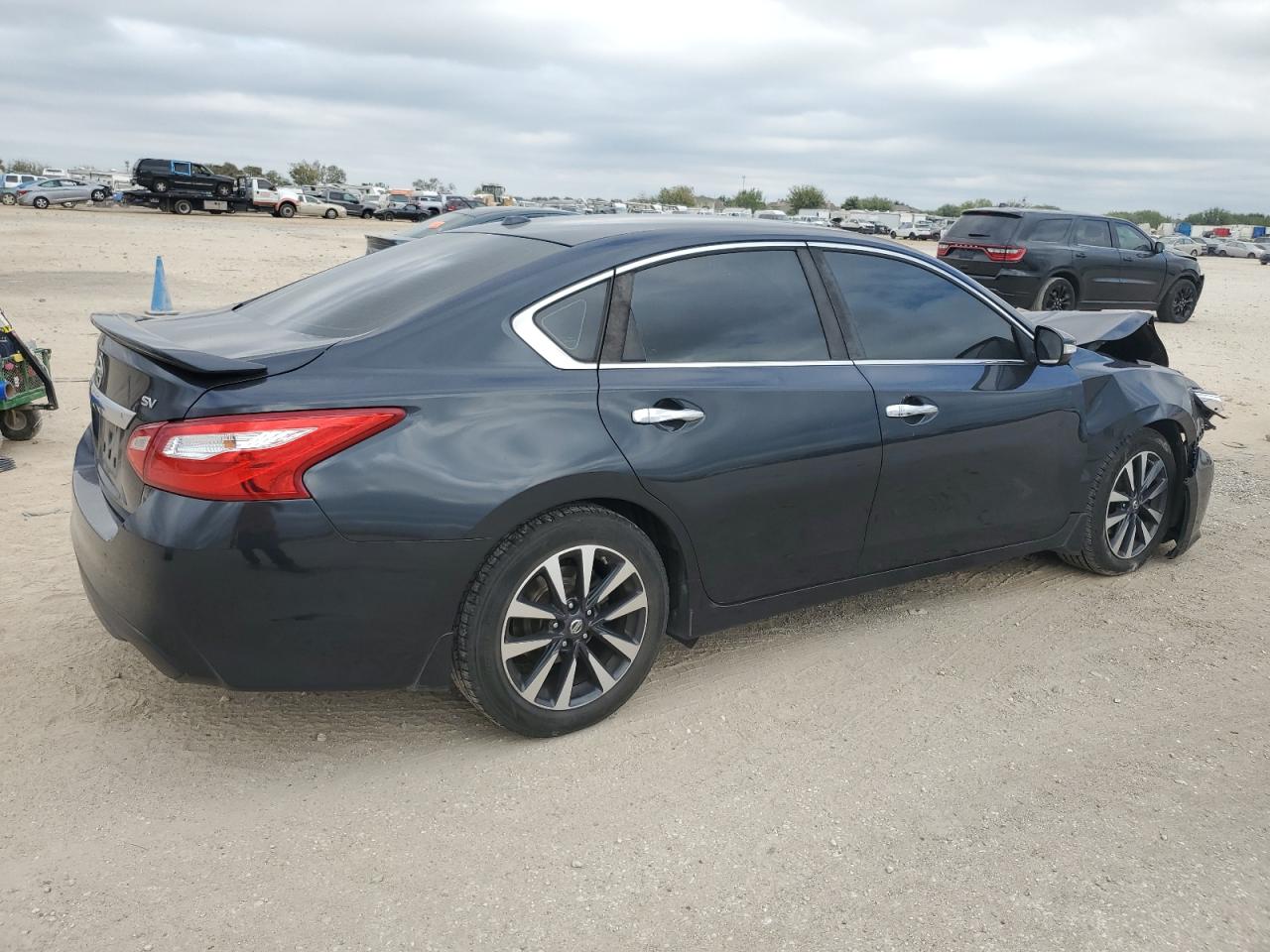 2016 Nissan Altima - Image 3