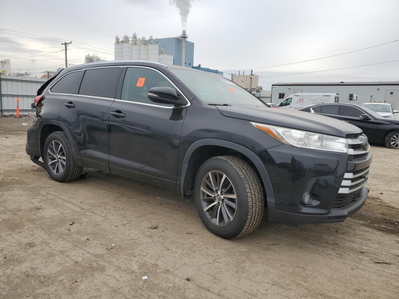 2017 Toyota Highlander - Image 4