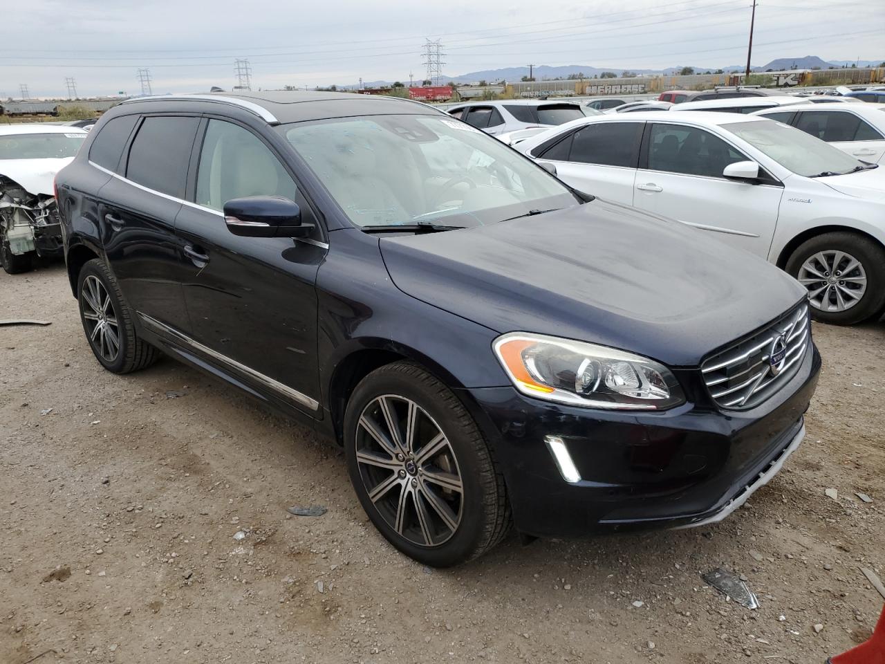 2016 Volvo XC60 - Image 4