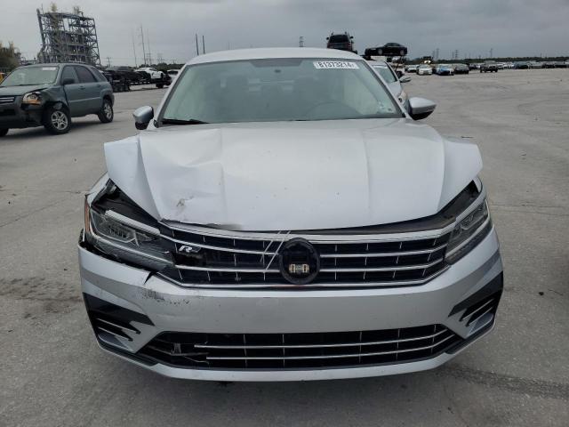  VOLKSWAGEN PASSAT 2017 Silver