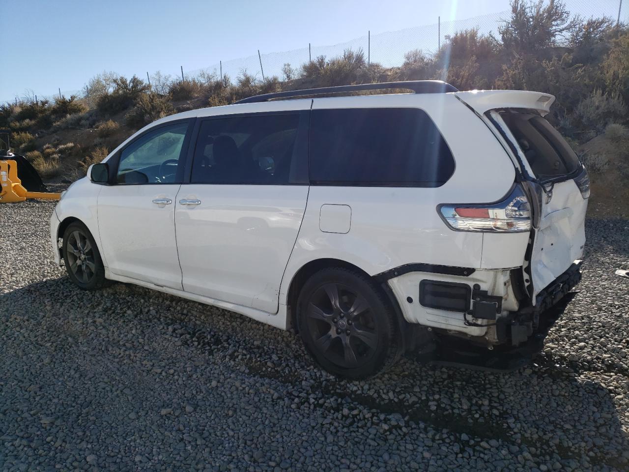 VIN 5TDXK3DC5GS734980 2016 TOYOTA SIENNA no.2