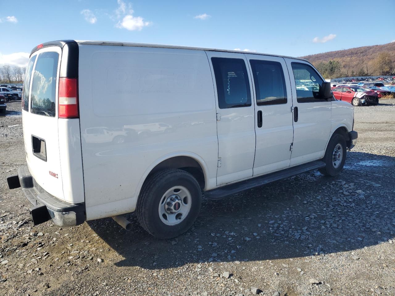 2015 GMC Savana - Image 3