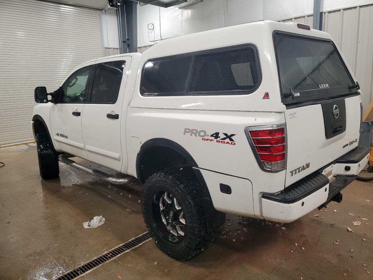 2010 Nissan Titan - Image 2
