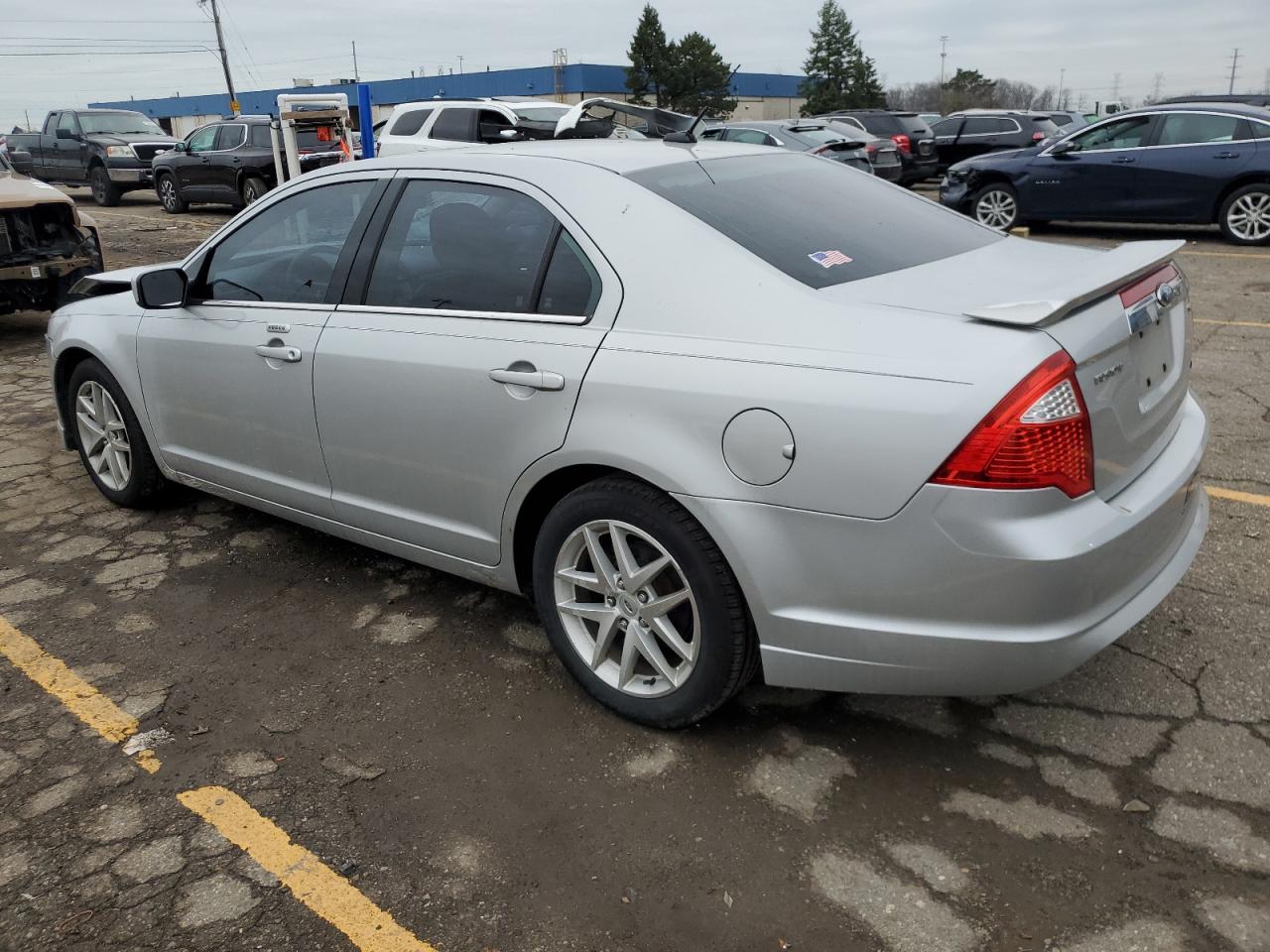 2010 Ford Fusion - Image 2