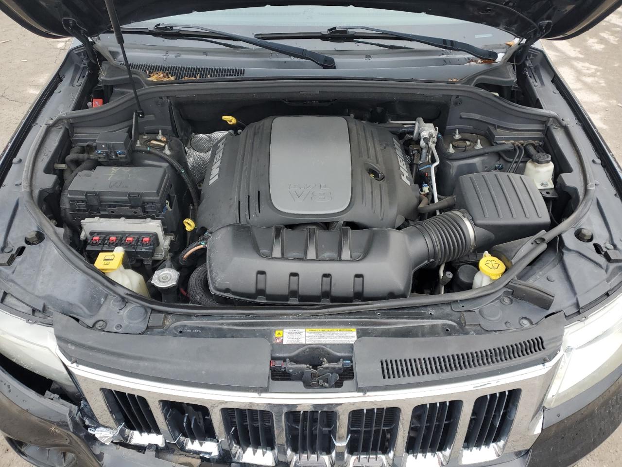 2011 Jeep Grand Cherokee - Image 11