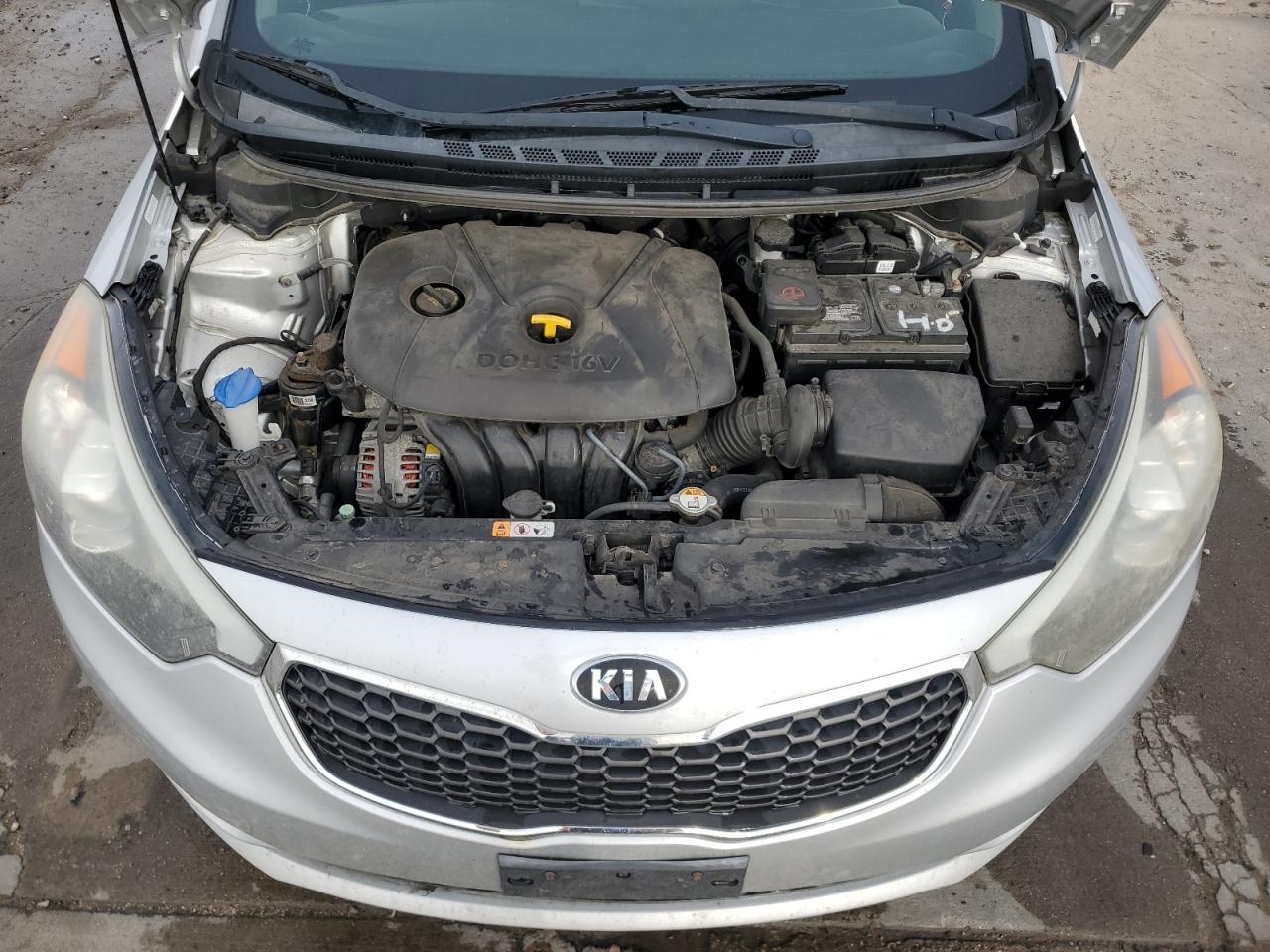 VIN KNAFX4A69F5331328 2015 KIA FORTE no.11