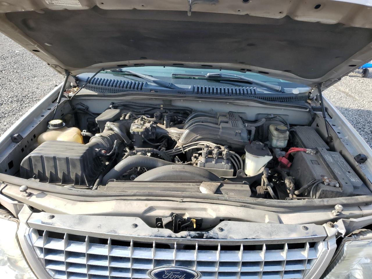 2005 Ford Explorer - Image 11