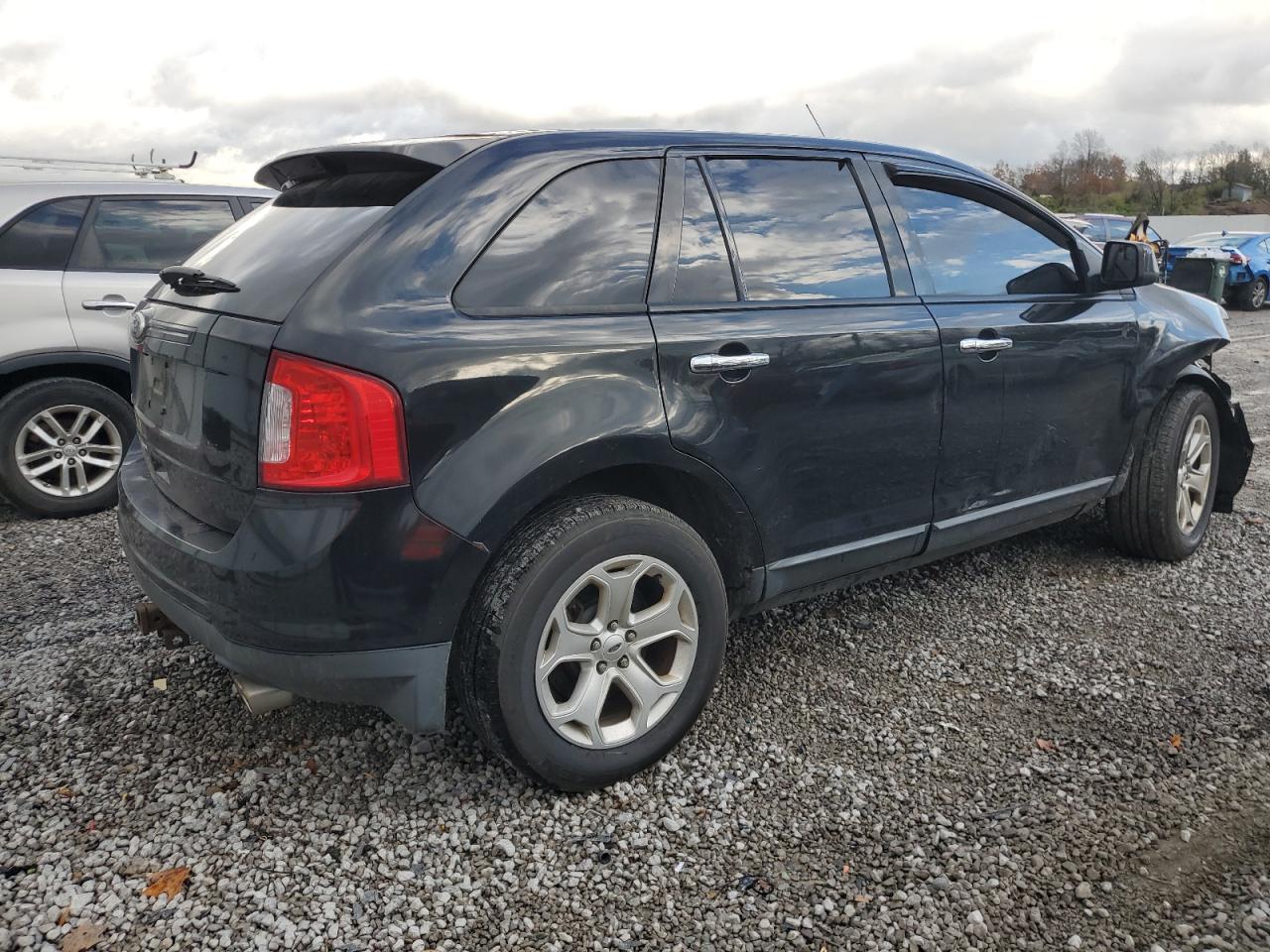 2011 Ford Edge - Image 3
