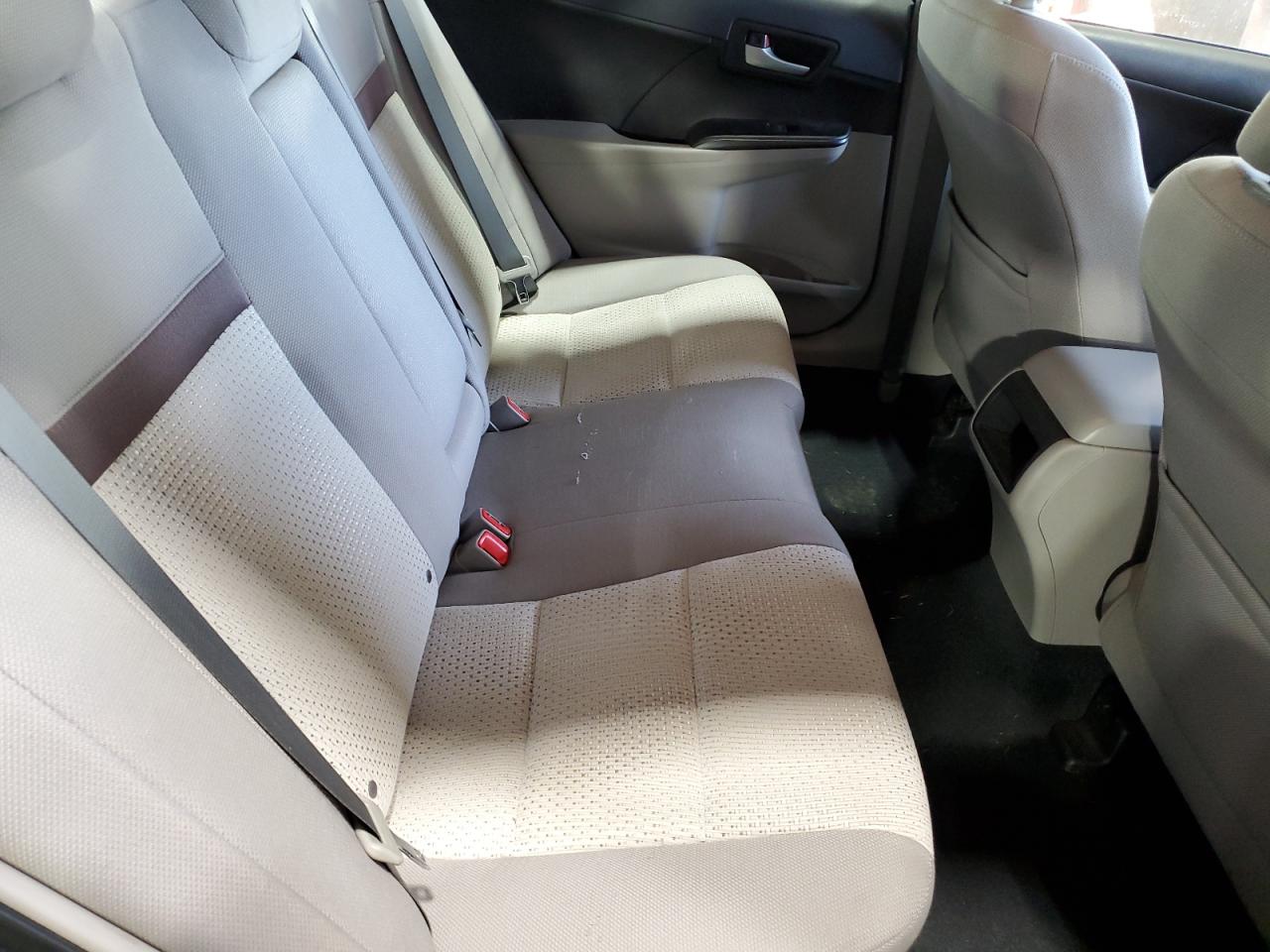 2014 Toyota Camry - Image 10