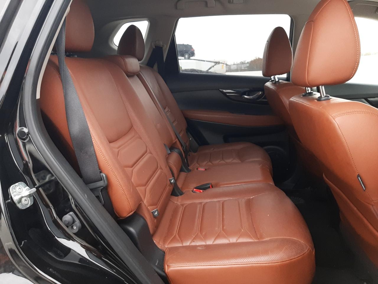 2018 Nissan Rogue - Image 11
