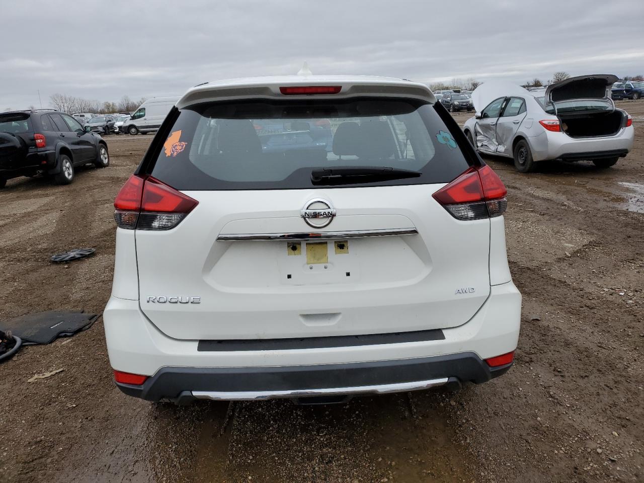 2017 Nissan Rogue S VIN: JN8AT2MVXHW010075 Lot: 79445334