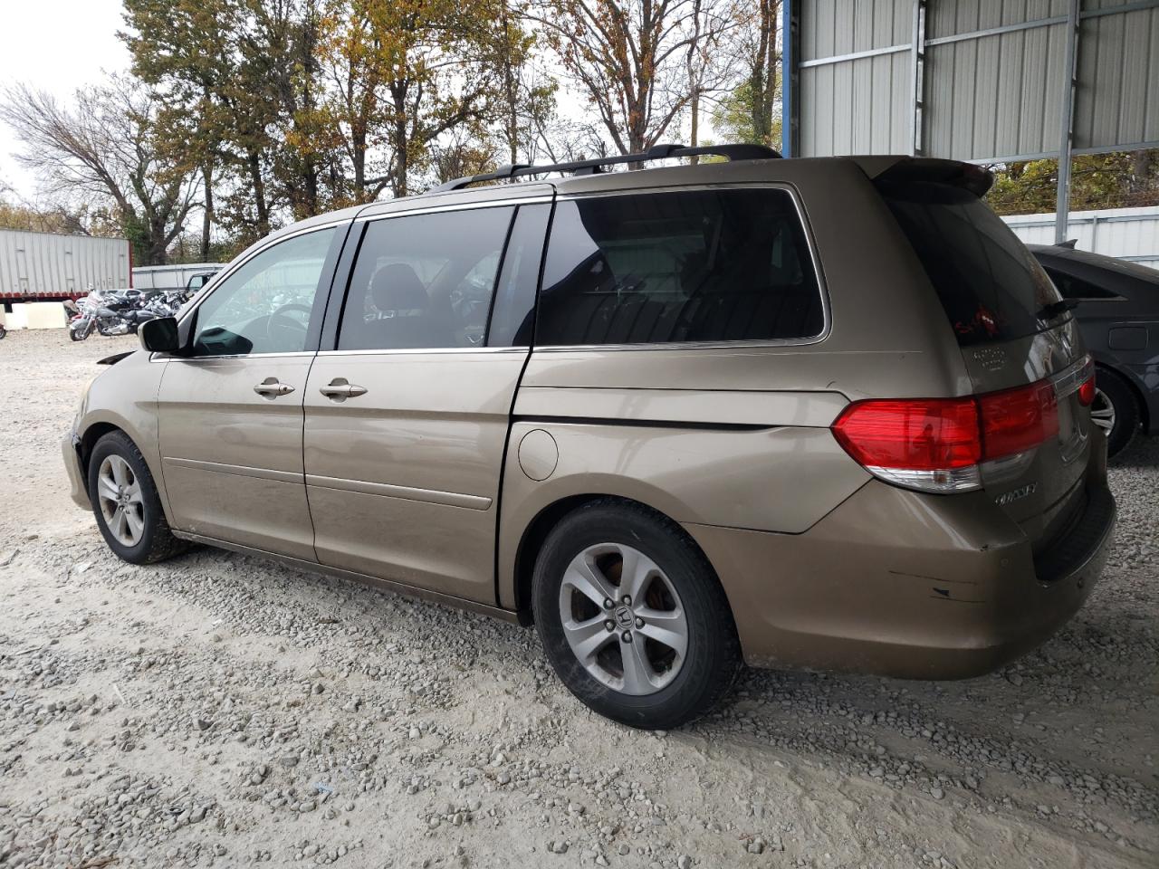 2010 Honda Odyssey - Image 2