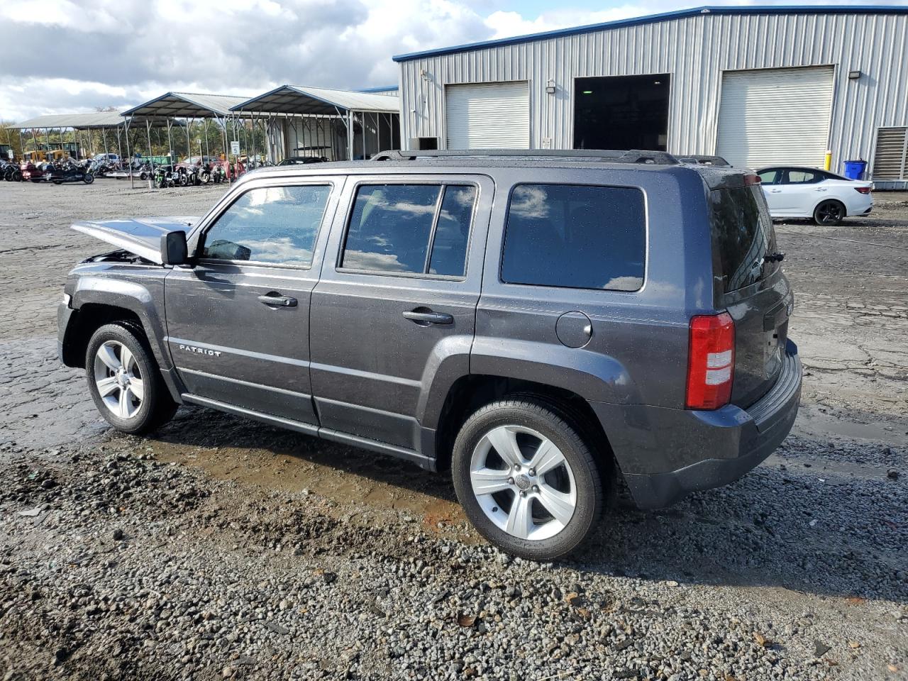 2016 Jeep Liberty (Patriot) - Image 2
