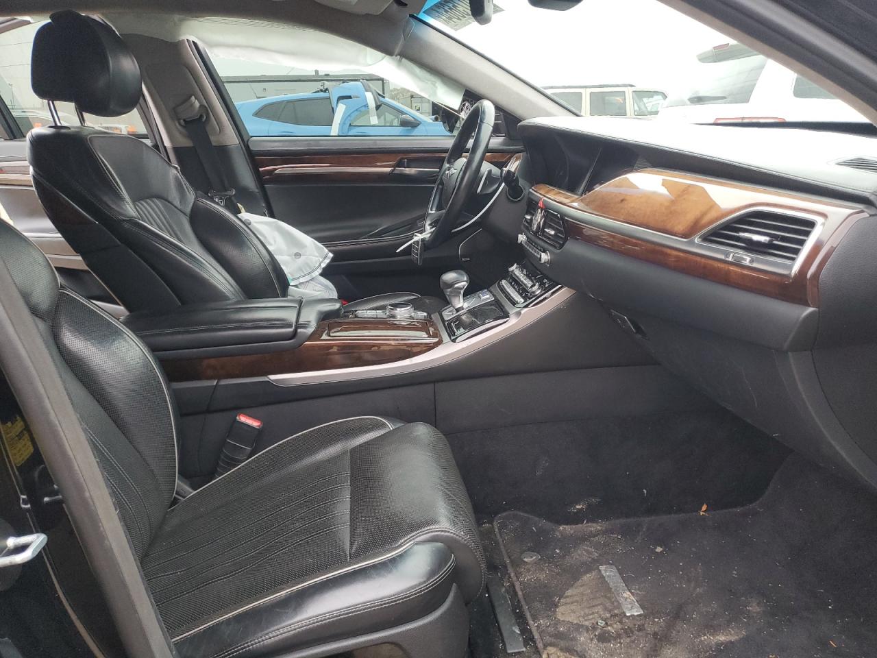 2017 Genesis G90 - Image 7