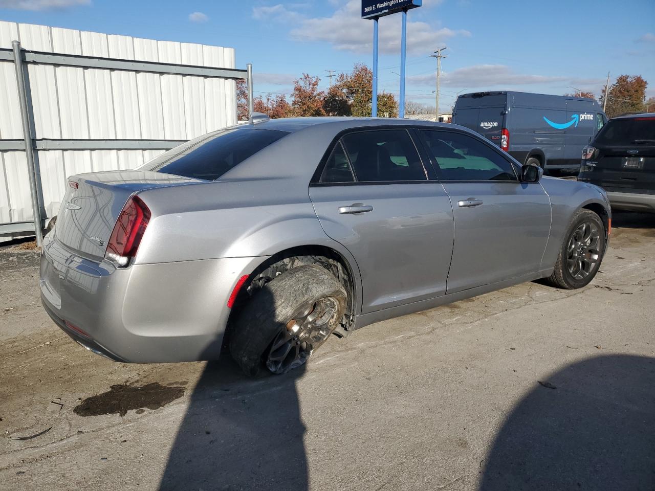 2016 Chrysler 300 - Image 3