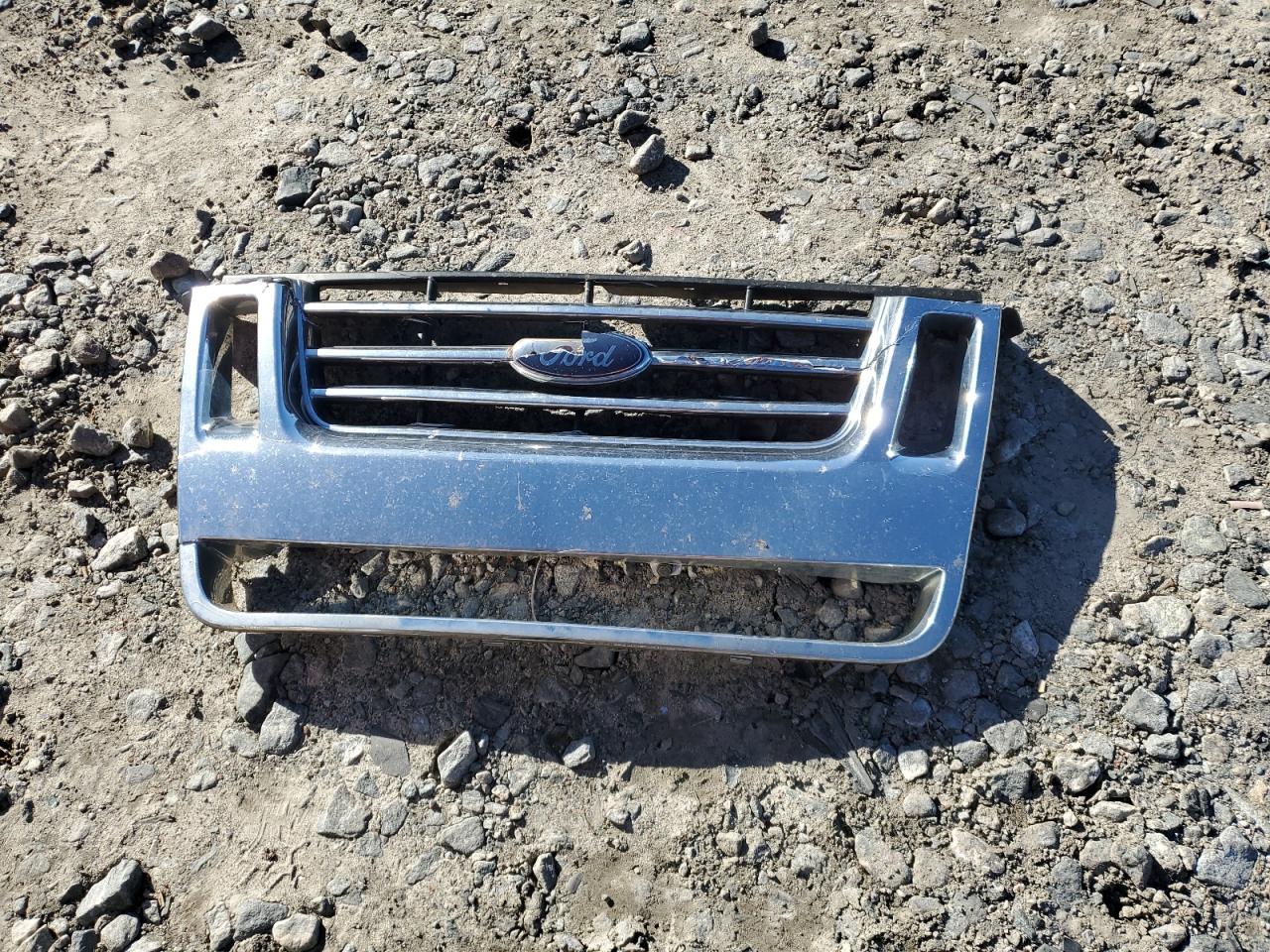 2006 Ford Explorer - Image 13