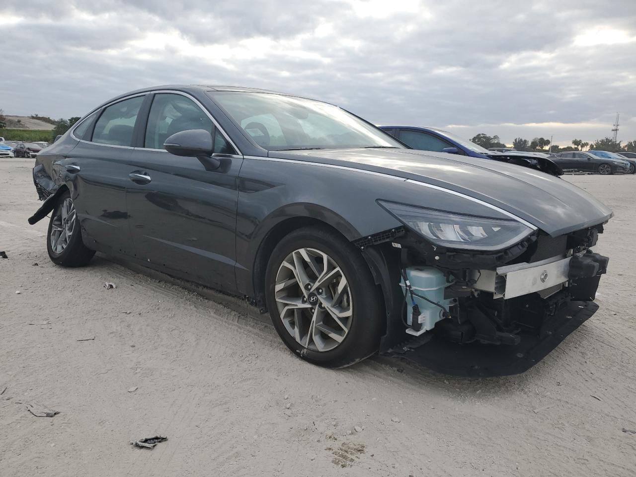 2022 Hyundai Sonata - Image 4