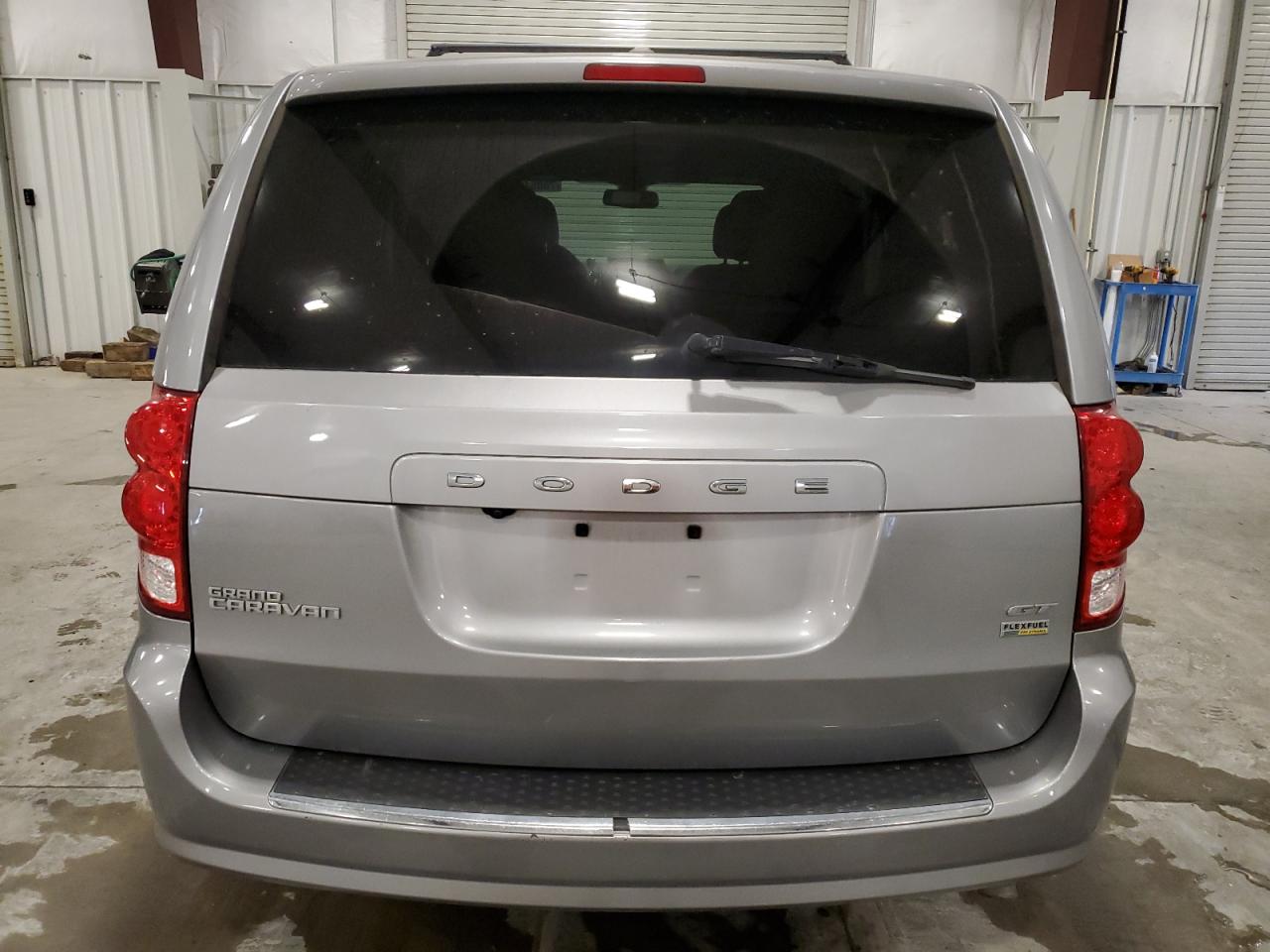 2019 Dodge Caravan - Image 6